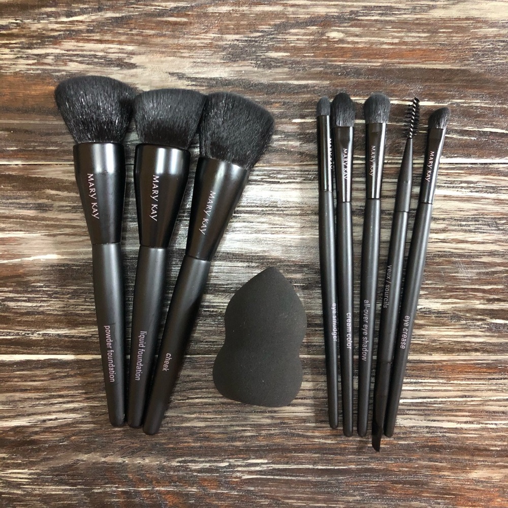 Mary Kay 8 Makeup Brushes + Blending Sponge 3